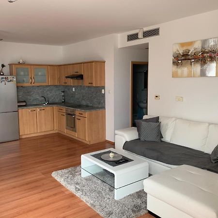 Vienna Gate Apartment Bratislava Buitenkant foto