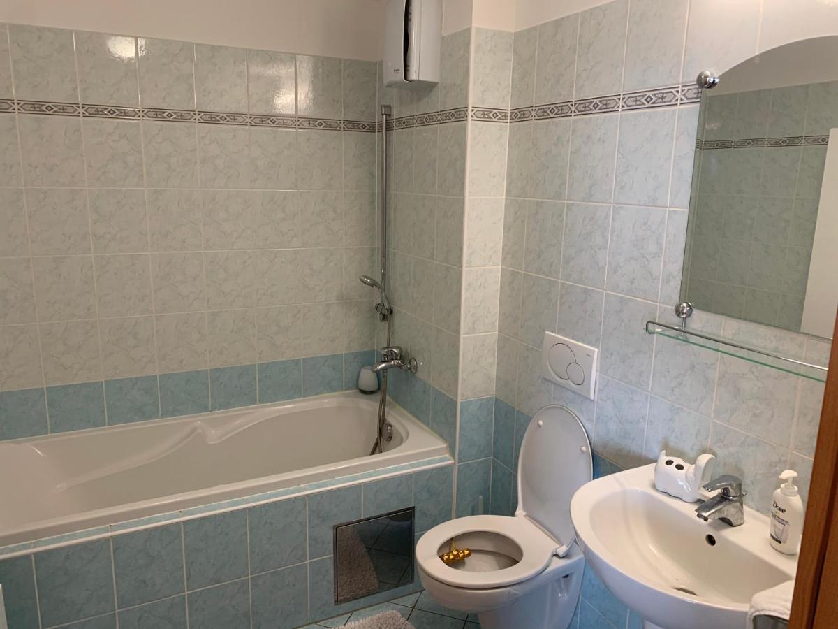 Vienna Gate Apartment Bratislava Buitenkant foto